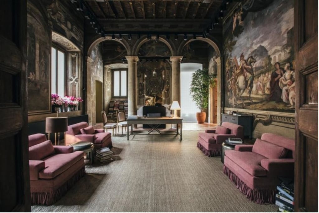 Bottega Veneta’s Rudi sofas with fringes, featured in the new home collection, were unveiled at the Salone Del Mobile 2018 in Milan.