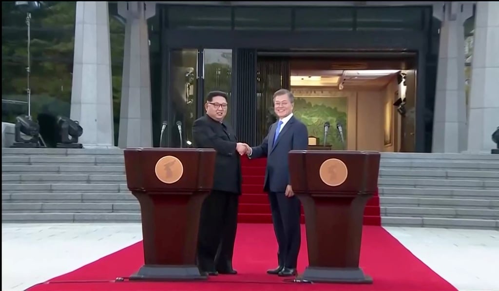 South Korean President Moon Jae-in and North Korean leader Kim Jong-un after delivering a joint statement at the truce village of Panmunjom. Photo: Reuters