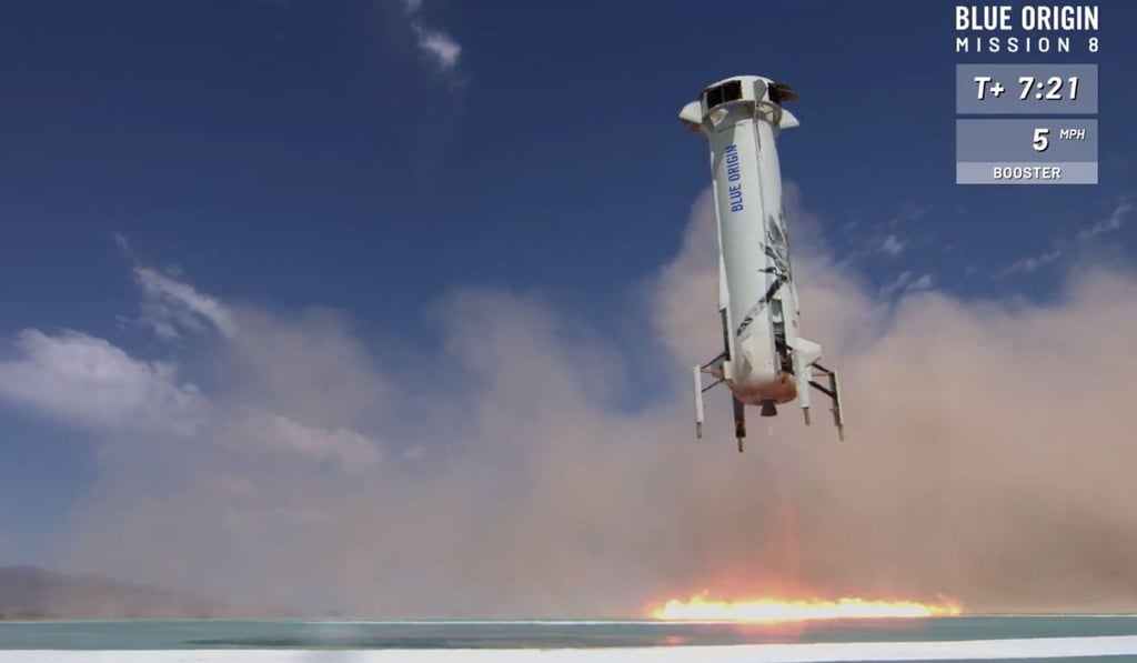 Screen capture of the Blue Origin launch video shows the New Shepard reusable rocket landing during its eighth overall test flight on April 29, 2018, near Van Horn, Texas. Photo: AFP/ Blue Origin