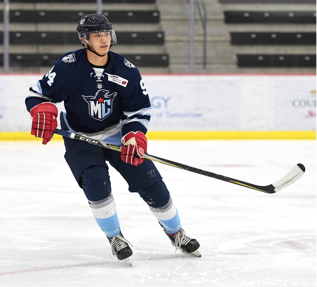 Chinese ice hockey player Andong Song of the Madison Capitols skates in the game against the Central Illinois Flying Aces in the USHL Fall Classic in September, 2017 in Cranberry, Pennsylvania. Photo: Justin Berl/Getty Images