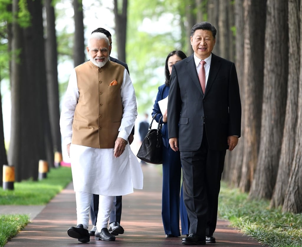 Chinese President Xi Jinping walks with Indian Prime Minister Narendra Modi in Wuhan, China on April 28. Photo: Xinhua Chinese President Xi Jinping walks with Indian Prime Minister Narendra Modi in Wuhan, China on April 28. Photo: Xinhua