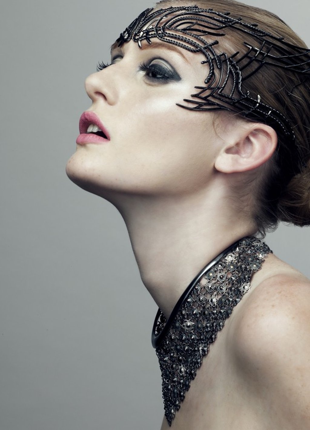NN by Nghi’s Wings of Desire mask and collar in ruthenium/bronze