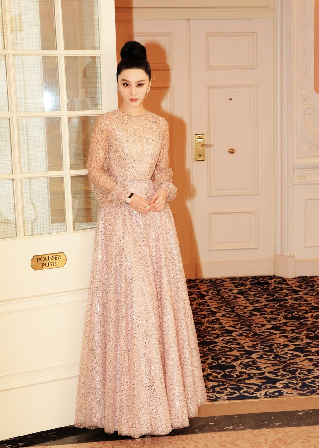 Chinese actress Fan Bingbing pictured in a stunning, long-sleeved Ralph & Russo dress at this year’s Cannes Film Festival in France.
