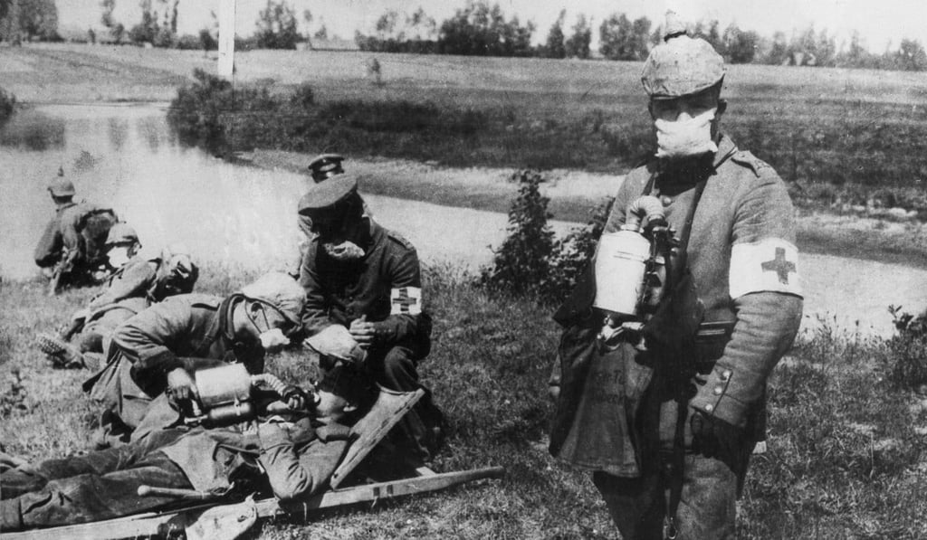 German Red Cross members try to revive those who succumbed to gas bombs during the first world war. Photo: AP