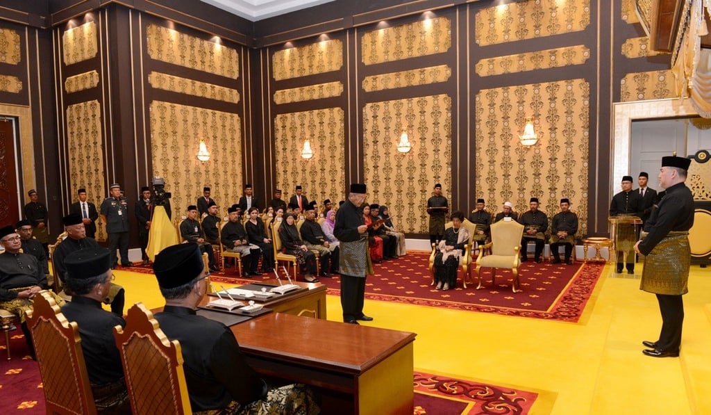 Mahathir Mohamad is sworn in as Malaysia’s new prime minister at the National Palace in Kuala Lumpur. Photo: AFP Mahathir Mohamad is sworn in as Malaysia’s new prime minister at the National Palace in Kuala Lumpur. Photo: AFP