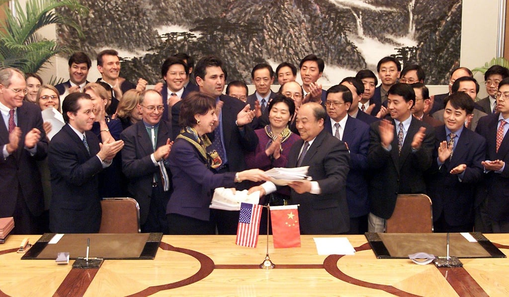 US trade representative Charlene Barshefsky exchanges signed bilateral agreements on China’s accesssion to the World Trade Organisation with China’s minister for foreign trade Shi Guangsheng on November 15, 1999 in Beijing. Photo: AFP