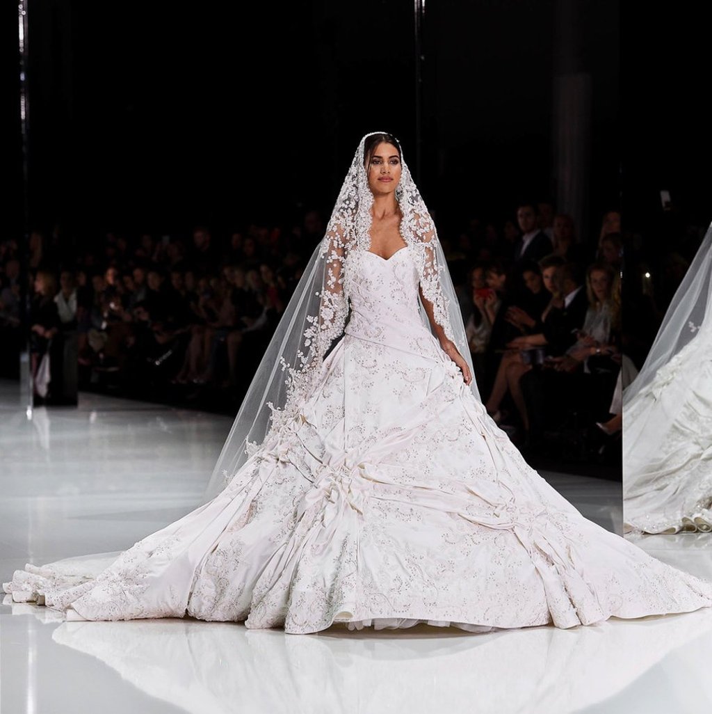 Camila Figueiredo Coelho dressed in a wedding gown by Ralph & Russo. Photo: Ralph & Russo/Facebook Camila Figueiredo Coelho dressed in a wedding gown by Ralph & Russo. Photo: Ralph & Russo/Facebook