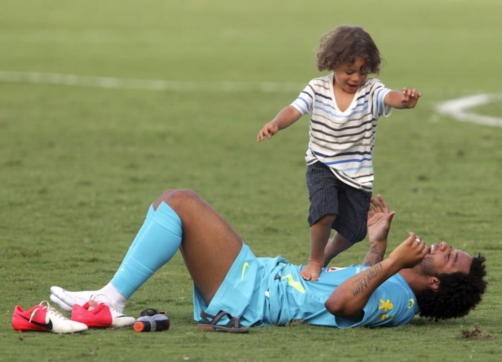 Marcelo and his son Enzo after a training session in 2012 ahead of the London Olympic Games, at Urca Army Fort in Rio de Janeiro. Photo: Reuters