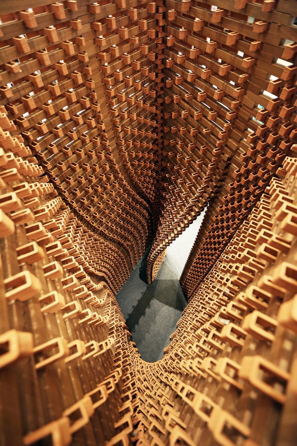 Each brick 3D-printed by the University of Hong Kong team can be tapered, curved, perforated or angulated, giving rise to endless architectural possibilities.