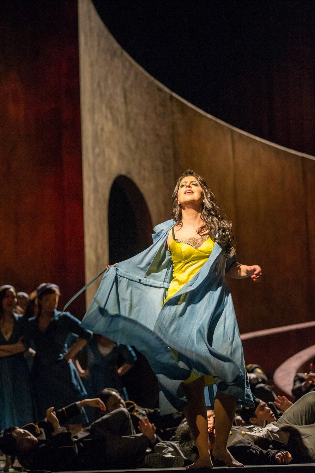 Carmen (Abrahamyan) sings the famous Habanera in Act 1.