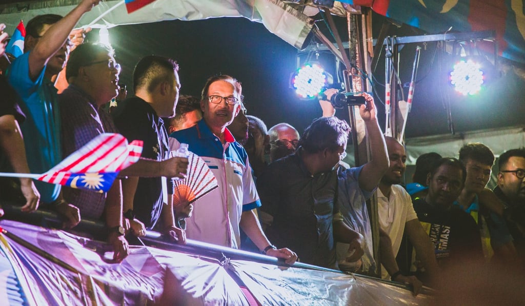 Anwar Ibrahim addresses his supporters in Petaling Jaya. Photo: Joe Kit Yong/KRA Group