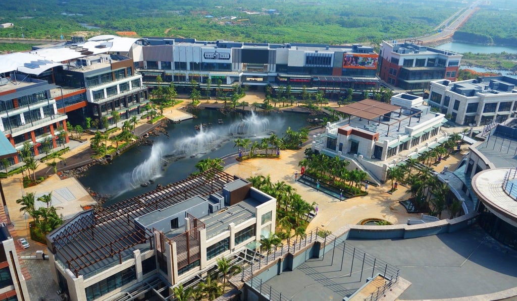 Centreville shopping complex at Mission Hills Haikou