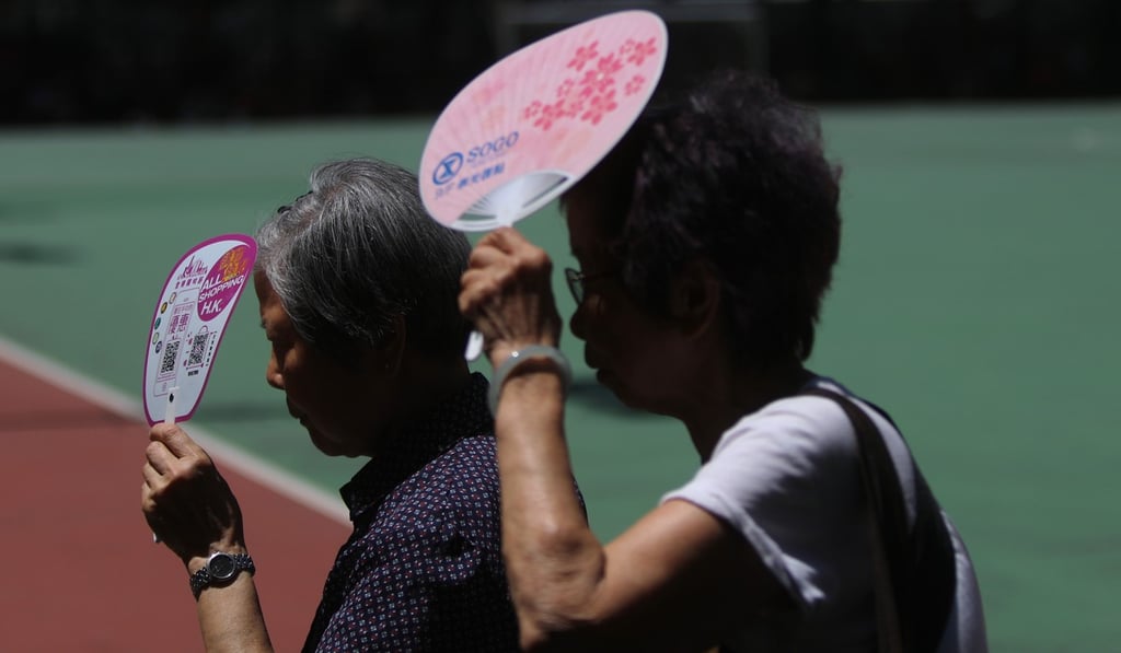 As of Tuesday, Hong Kong experienced 14 consecutive days with a maximum temperature at 33 degrees or above. Photo: Sam Tsang