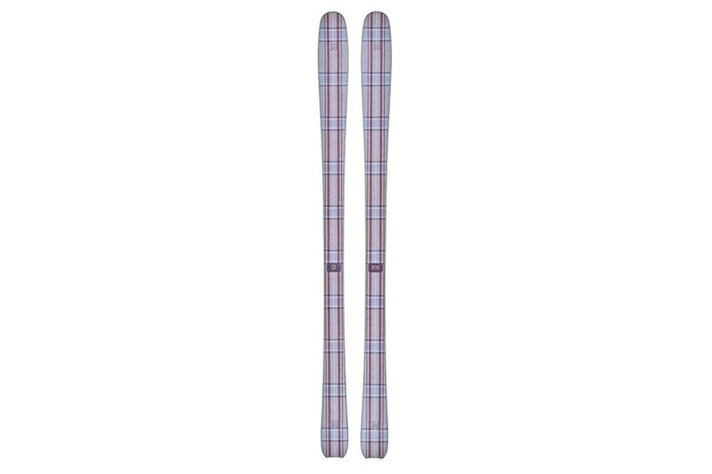Lot 1: Huntsman Bespoke skis by Nix. Estimate: £3,500-£4,500. Photo: Sotheby’s