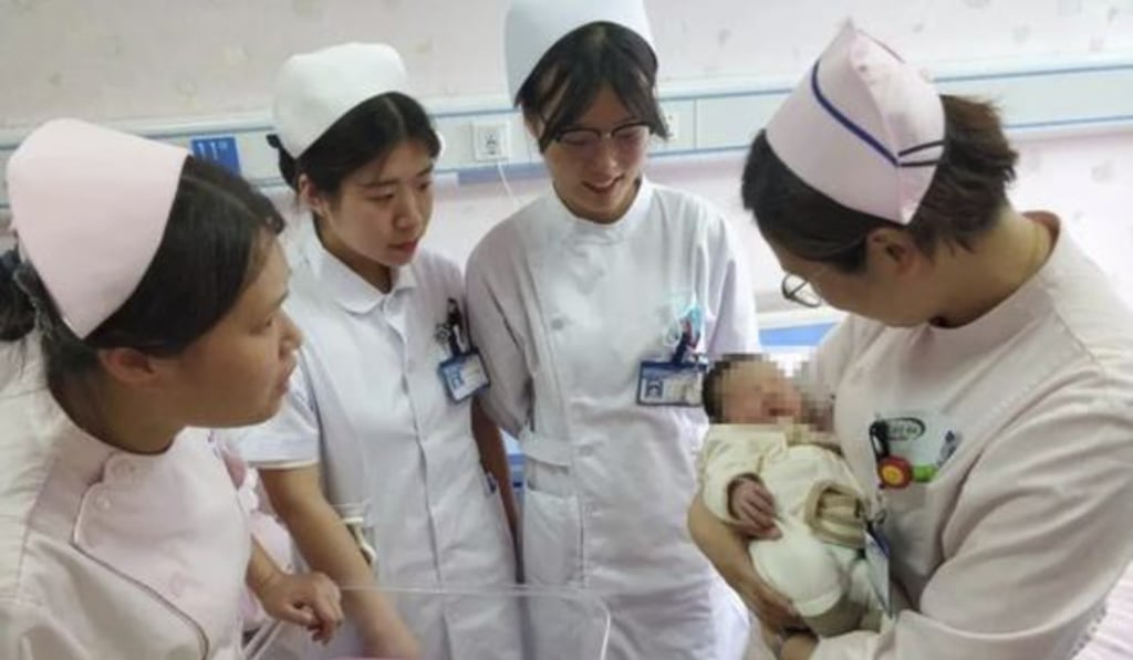 “She’s waiting for you to take her home,” the head of the emergency ward wrote in a message. Photo: News.163.com