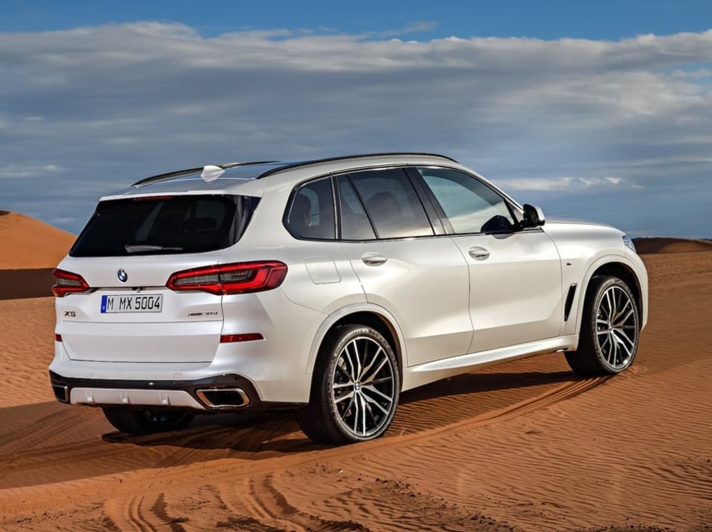 The X5 will debut with two engine options.