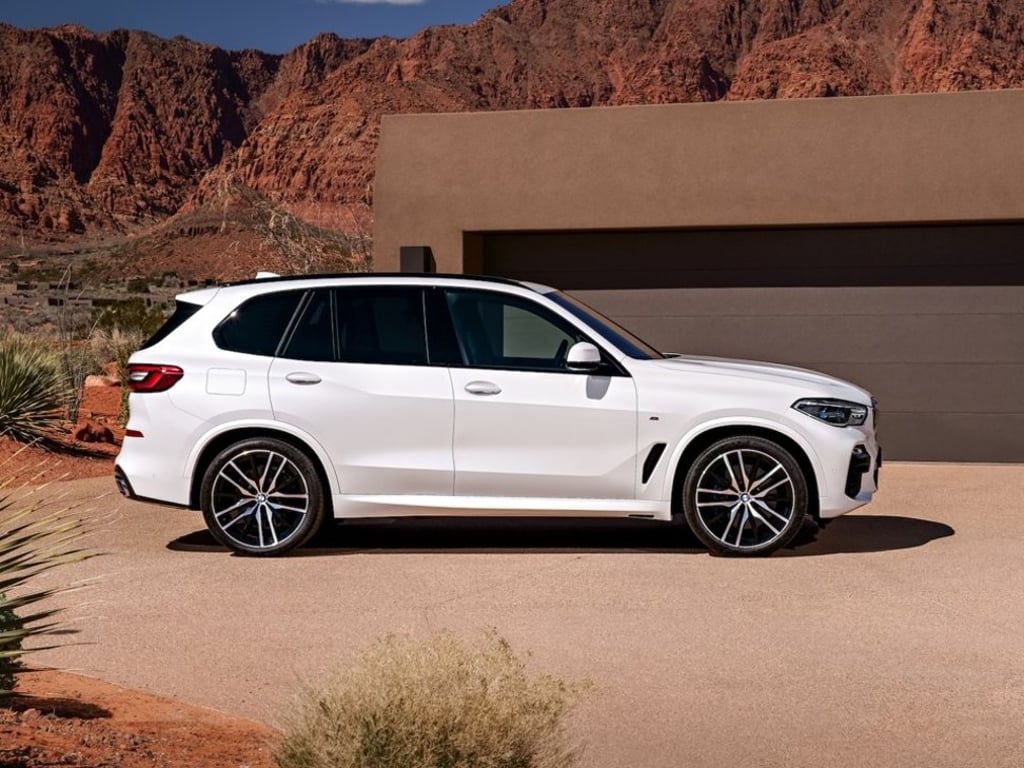 The new SUV is an impressive performer, with the V8 xDrive50i version capable of reaching a top speed of 155mph.