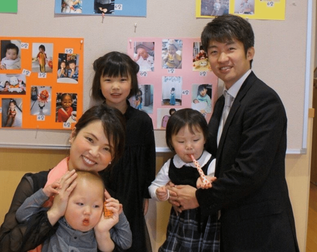 A family photo of Ryang Sun-hui, left, with her husband Song Gyong-sok, right, and her children. Photo: Ryang Sun-hui