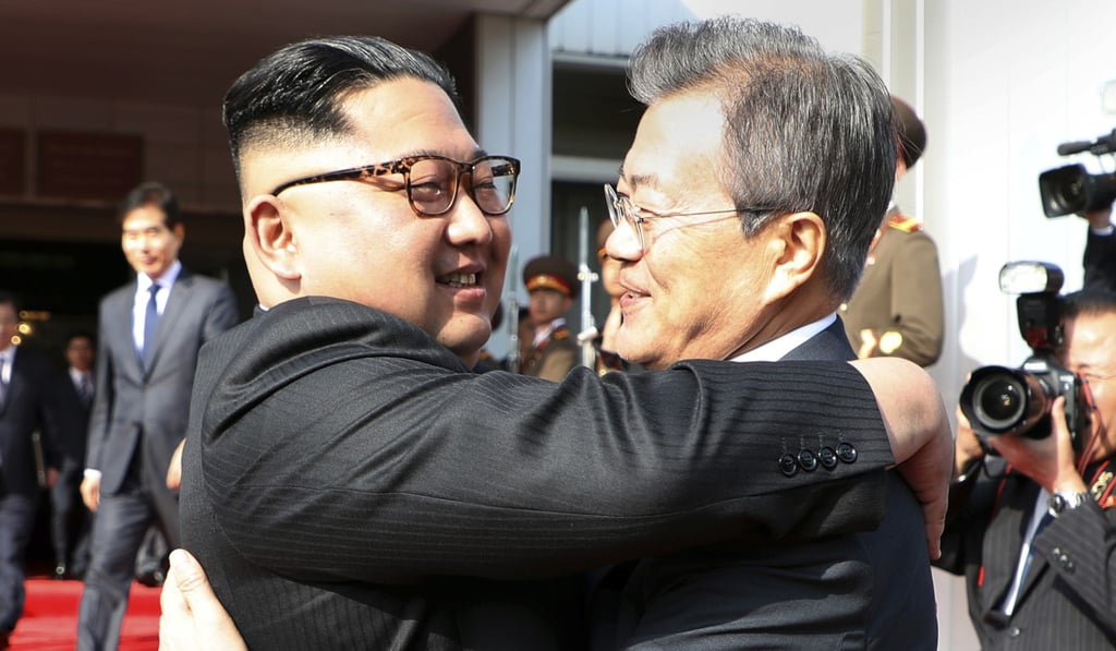 North Korean leader Kim Jong-un meets South Korean President Moon Jae-in. Photo: AP