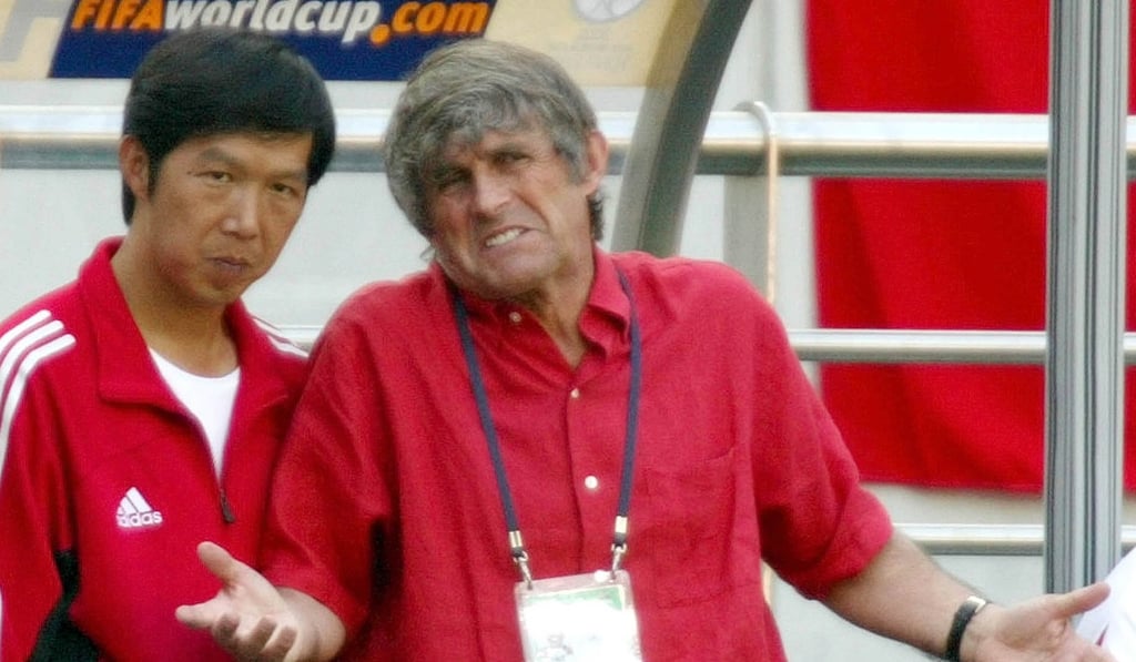 Former China coach Bora Milutinovic (right) became the first man to lead the country to the World Cup Finals. Photo: Reuters