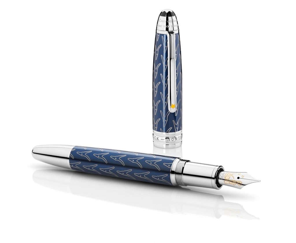 If you know your father is busy signing documents all day long, the Montblanc Meisterstück Le Petit Prince Solitaire Fountain Pen is the perfect gift, at HK$13,500