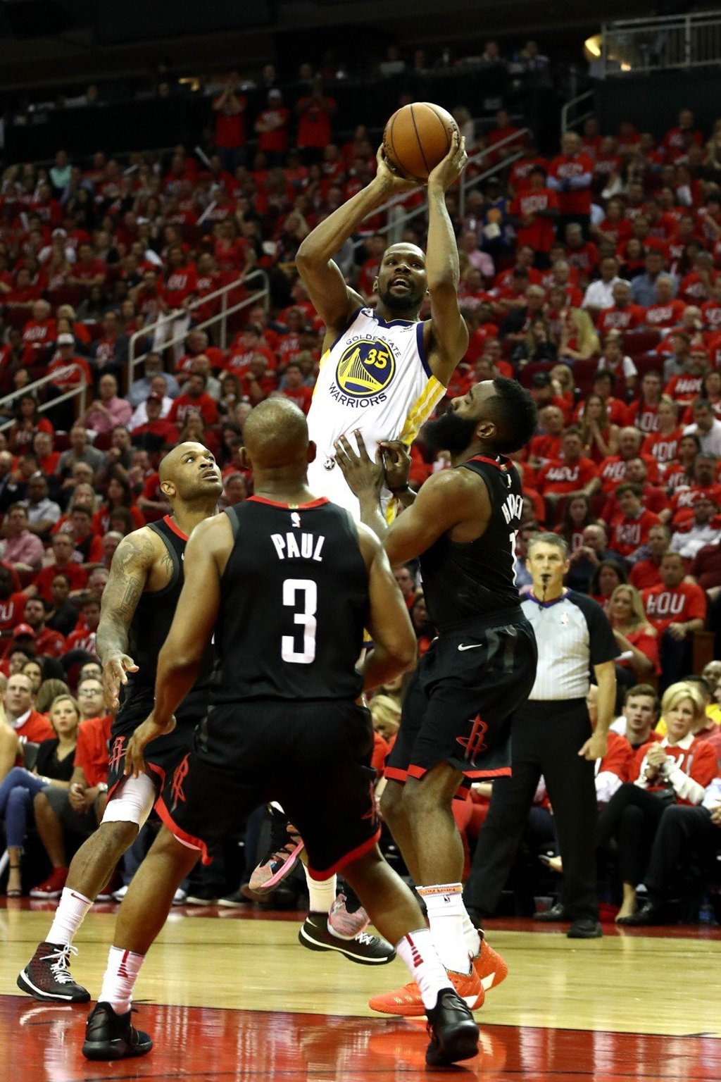 A National Basketball Association game like this one between the Golden State Warriors and Houston Rockets lasts 48 minutes. Photo: AFP