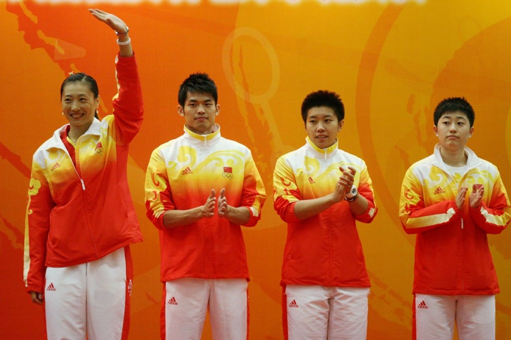 Zhang Ning, Lin Dan, Du Jing and Yu Yang visit Kowloon Park Sports Centre in August 2008. Photo: Felix Wong