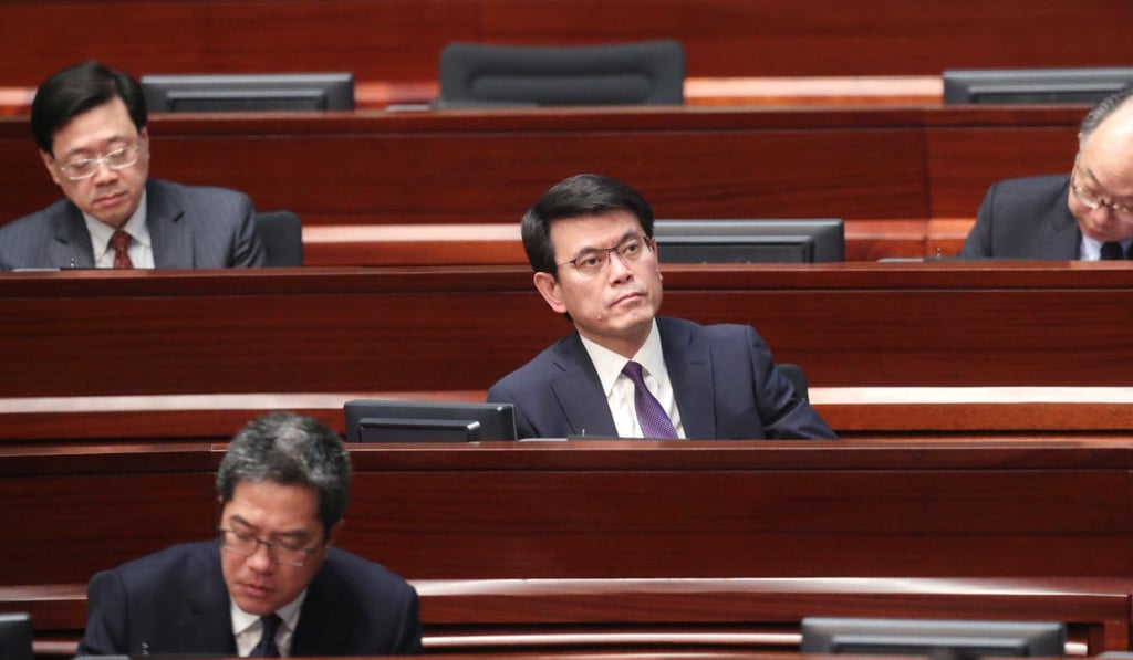 Edward Yau (centre). Photo: K.Y. Cheng