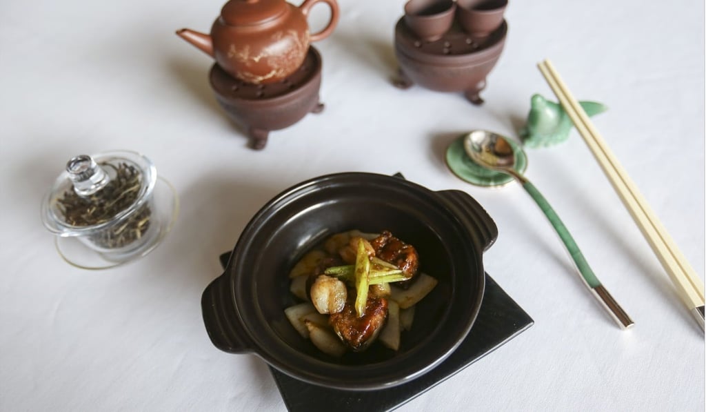 The The Bing Dao raw pu’er tea goes well with wok-fried wagyu beef with cumin, scallions and spring onions. Photo: Xiaomei Chen