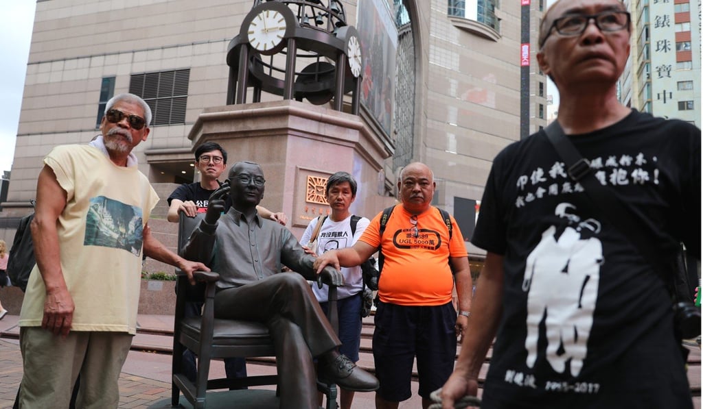 The statue outside Times Square. Photo: Sam Tsang