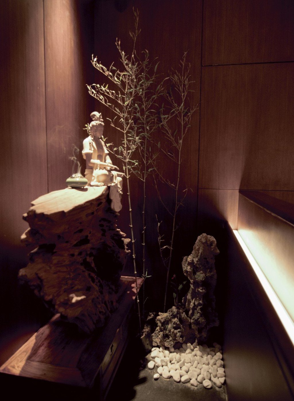 Xin Rong Ji is an elegant and beautifully decorated space.