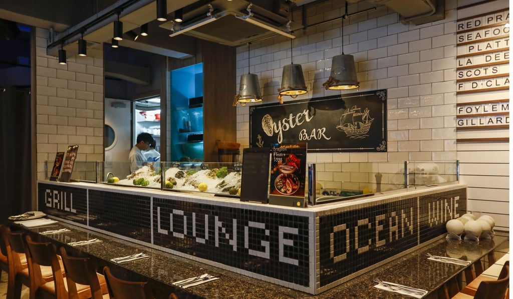 The oyster bar at Glow. Photo: Tory Ho