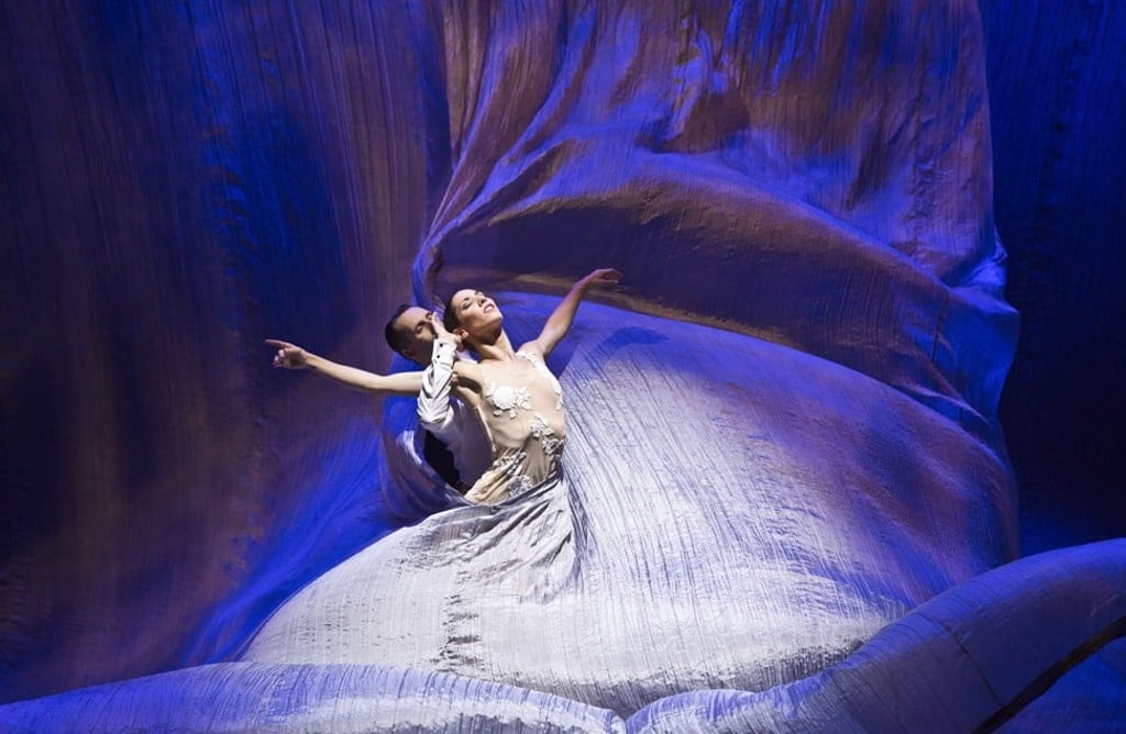 The are similarities between flamenco and ballet, particularly in the upper body, which the Spanish national ballet company explores in ‘Zaguán’ y ‘Alento’.