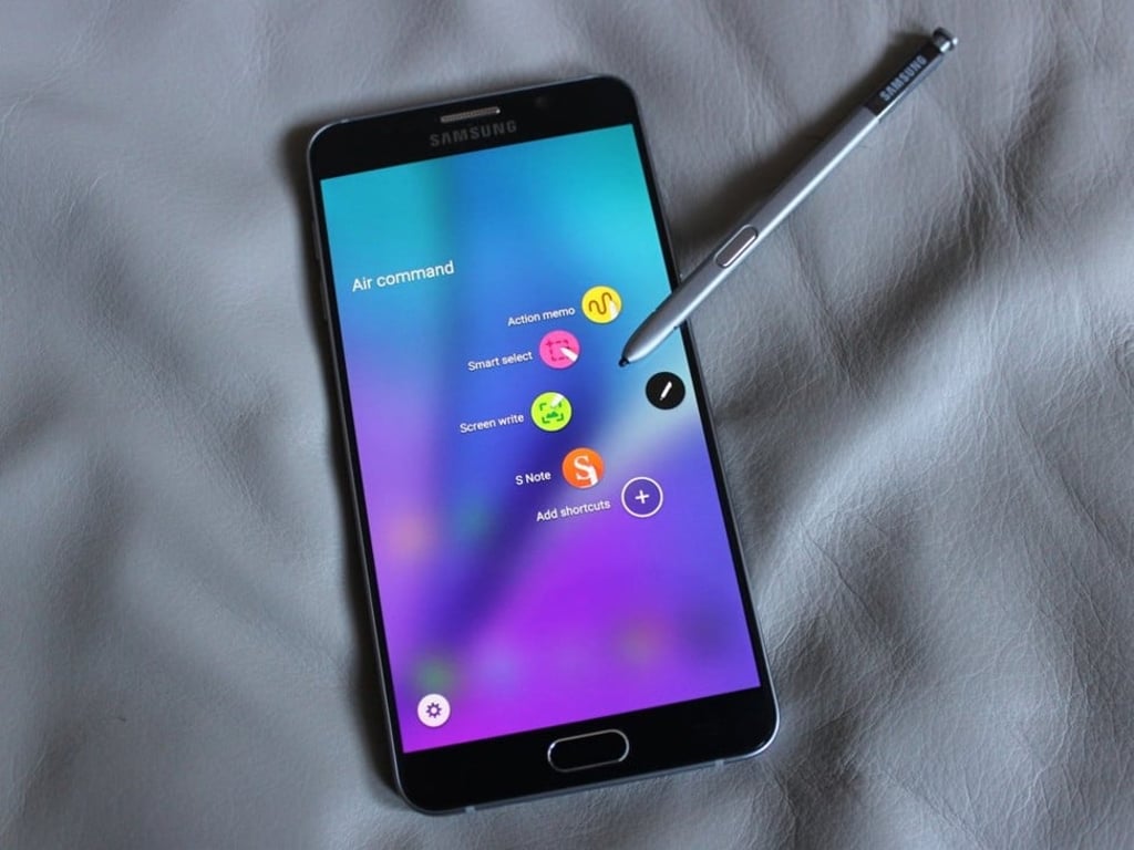 The Galaxy Note 5 and its S Pen. Photo: Antonio Villas-Boas/Tech Insider The Galaxy Note 5 and its S Pen. Photo: Antonio Villas-Boas/Tech Insider