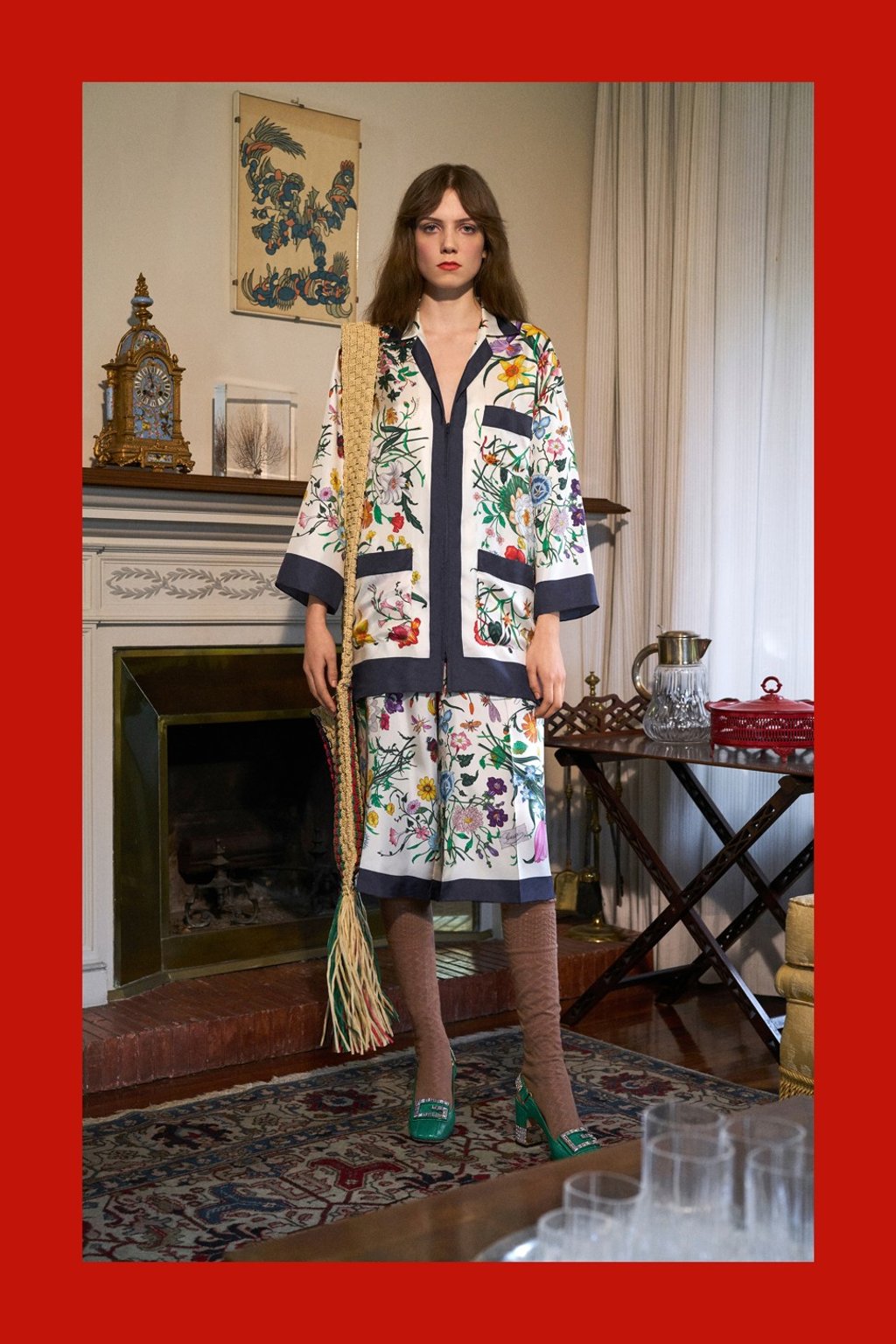 The ‘Flora’ silk twill pyjama look is paired with pumps with a crystal ‘G’. The ‘Flora’ silk twill pyjama look is paired with pumps with a crystal ‘G’.