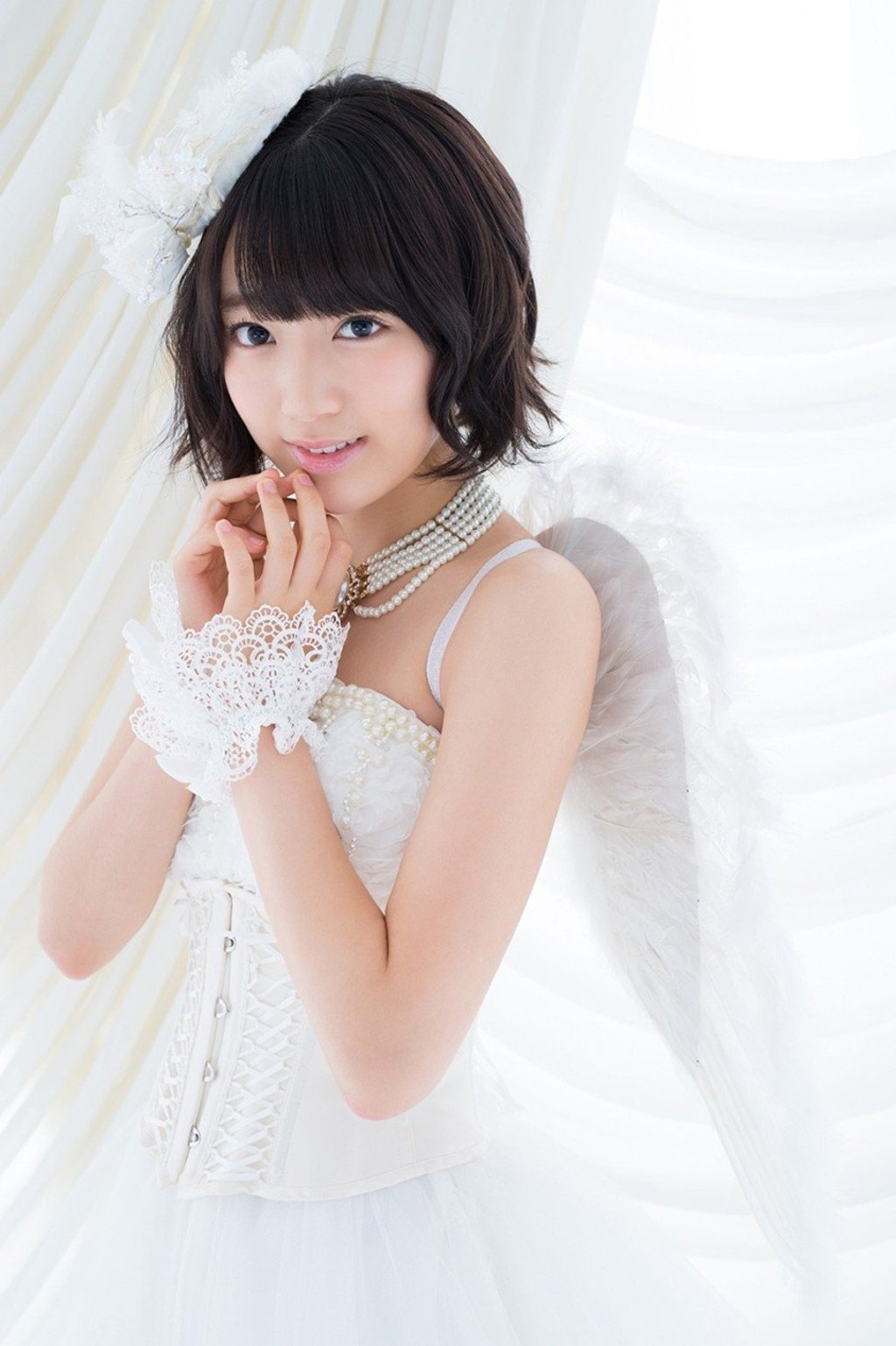 Sakura Miyawaki of AKB48 is disappointed that Japanese can’t carry their success outside their home country. Sakura Miyawaki of AKB48 is disappointed that Japanese can’t carry their success outside their home country.