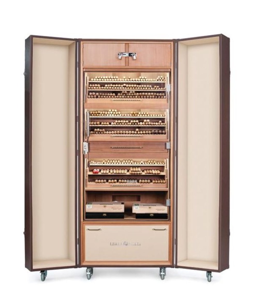 Pinel et Pinel specialises in trunks.