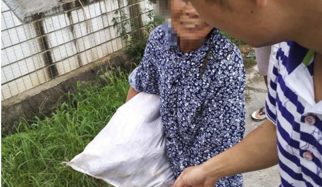 Villagers were accused of taking the corn. Photo: hunan.ifeng.com