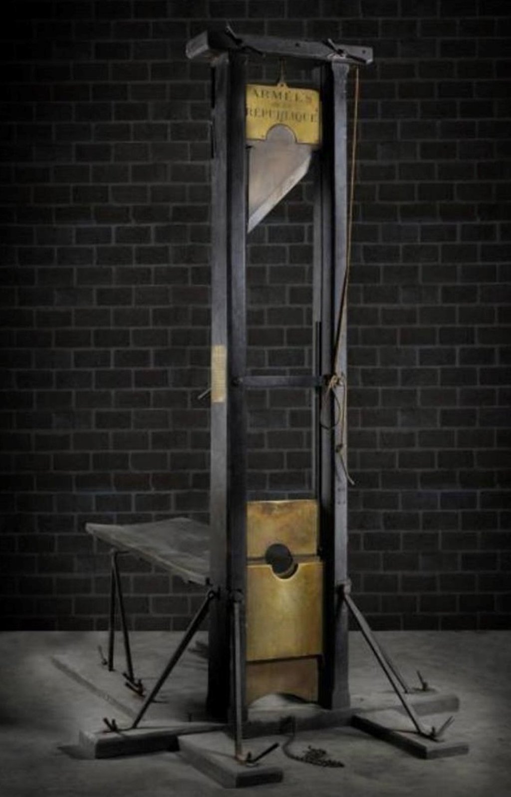 Another look at a guillotine for sale with the French auction house Drouot. This version was sold in 2011. Photo: Drouot