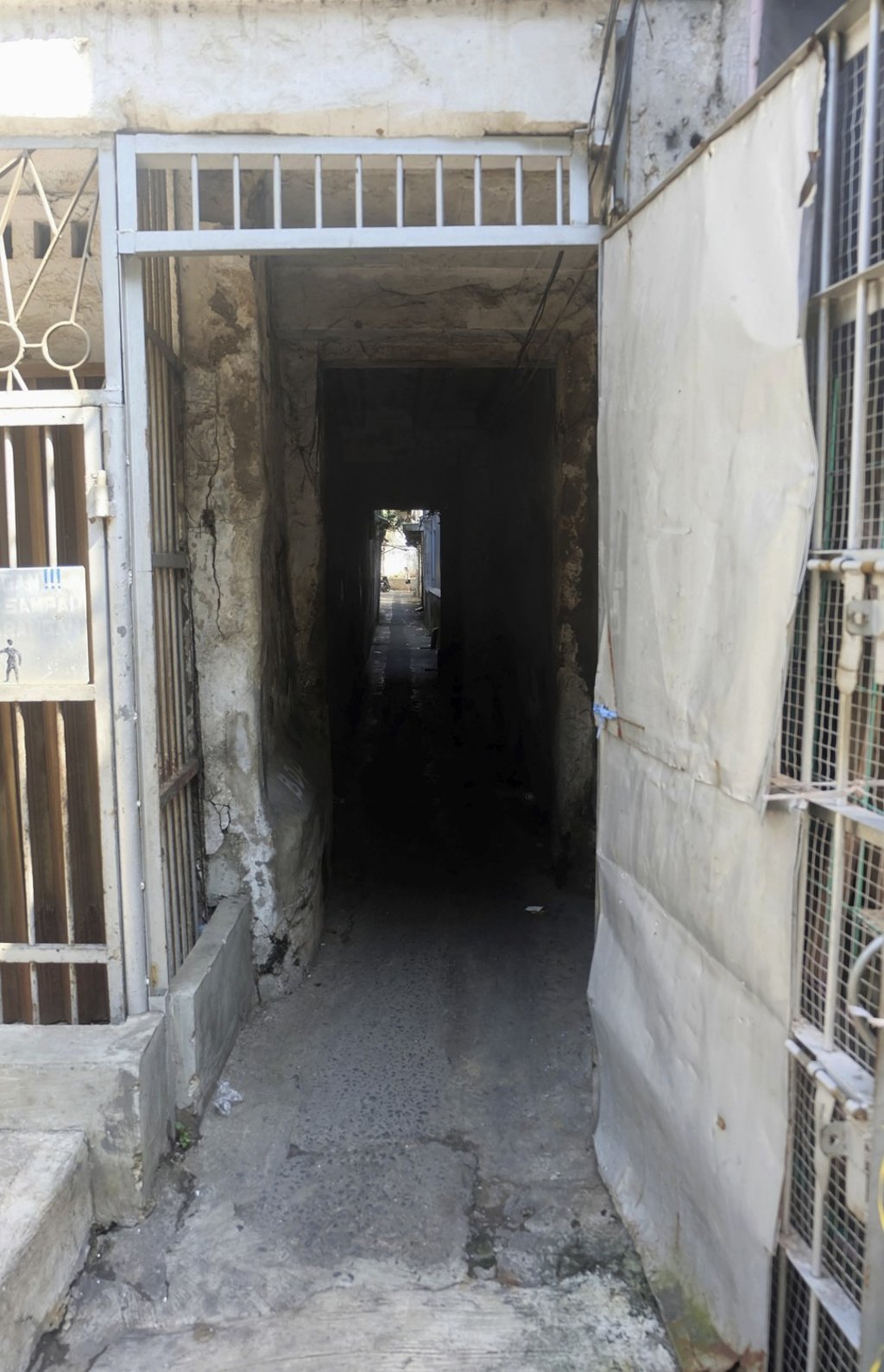 The alley that leads to Wong Fu Kie. Photo: Randy Mulyanto