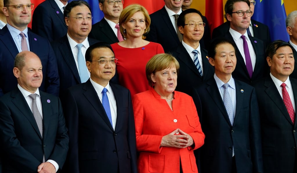 Chinese Premier Li Keqiang and Angela Merkel at the German-Chinese government consultations in Berlin. Photo: EPA