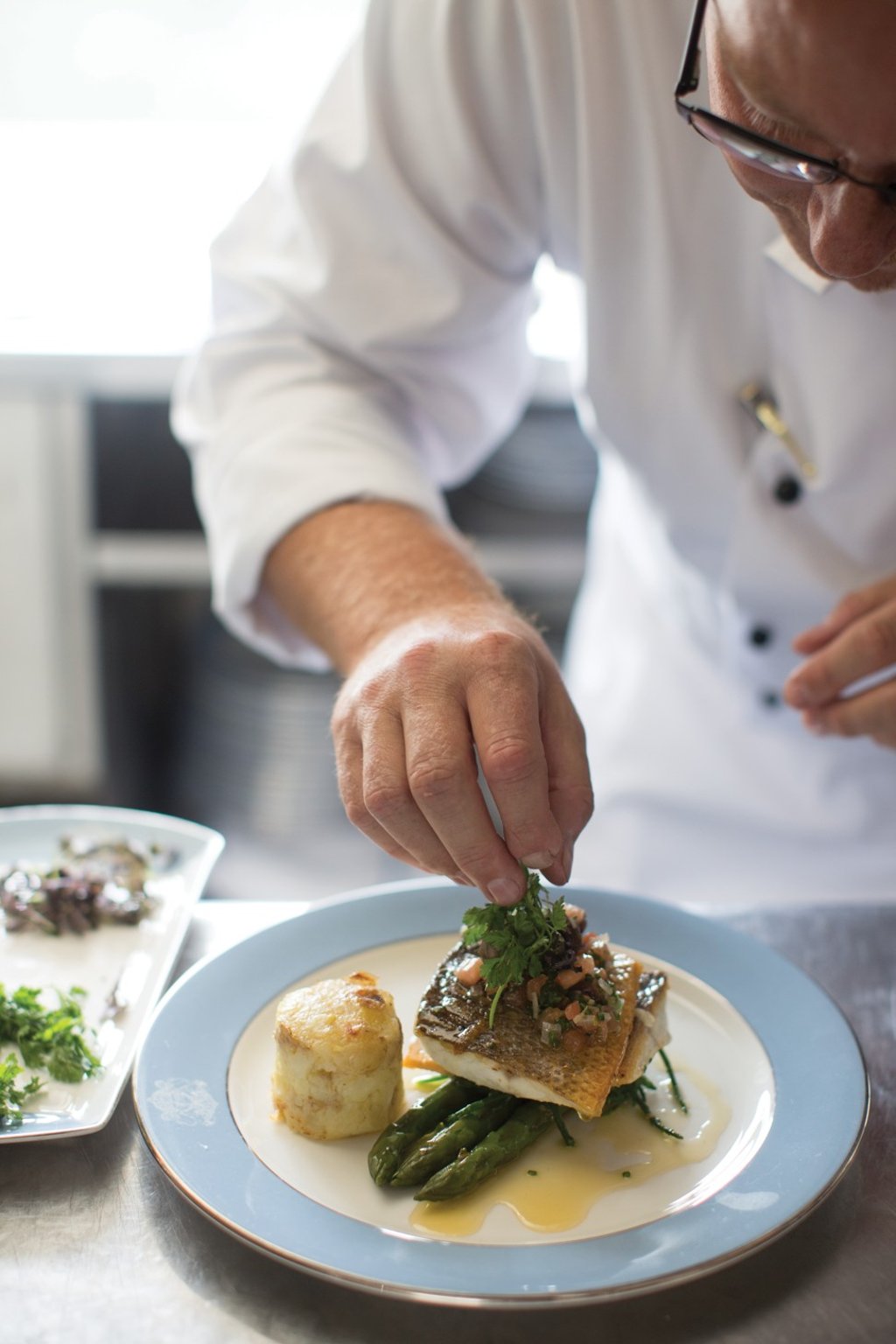 The Belmond British Pullman allows guests to make simple round-trip lunch journeys or comfortable visits to Bath and Canterbury.