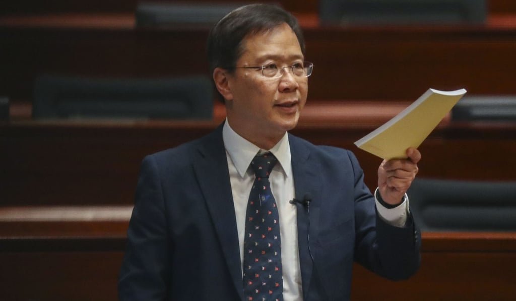 Lawmaker Kwok Ka-ki slams officials over revisions to proposed regulations on the beauty industry. Photo: Nora Tam