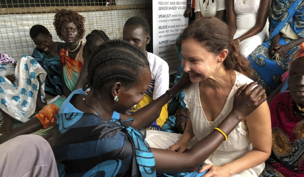 Actress Ashley Judd meets refugees in Juba, South Sudan, on June 28. Photo: AP