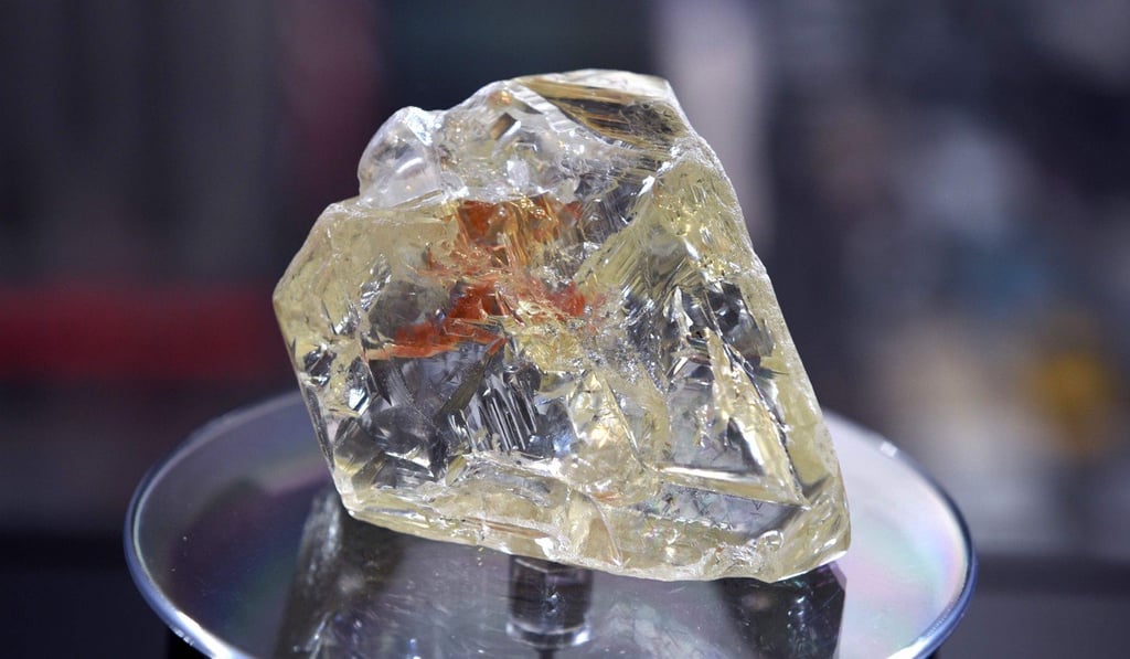 In this photo taken on December 4, 2017, the Peace Diamond is on display at the Rapaport Group in New York. Photo: Agence France-Presse In this photo taken on December 4, 2017, the Peace Diamond is on display at the Rapaport Group in New York. Photo: Agence France-Presse