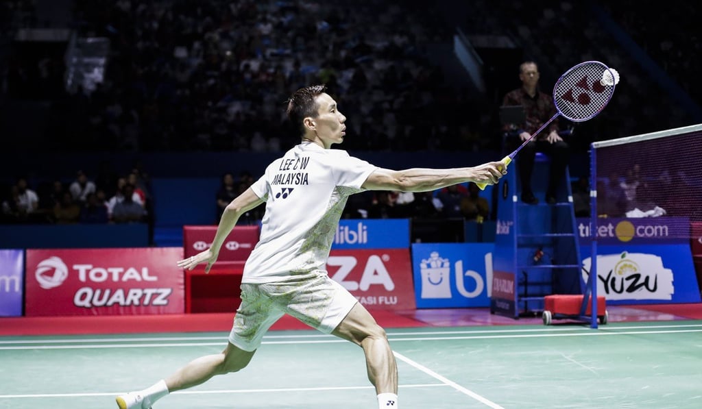 Lee Chong Wei in action against Kento Momota of Japan during their single semi-final match at the Indonesia Open earlier in July. Photo: EPA