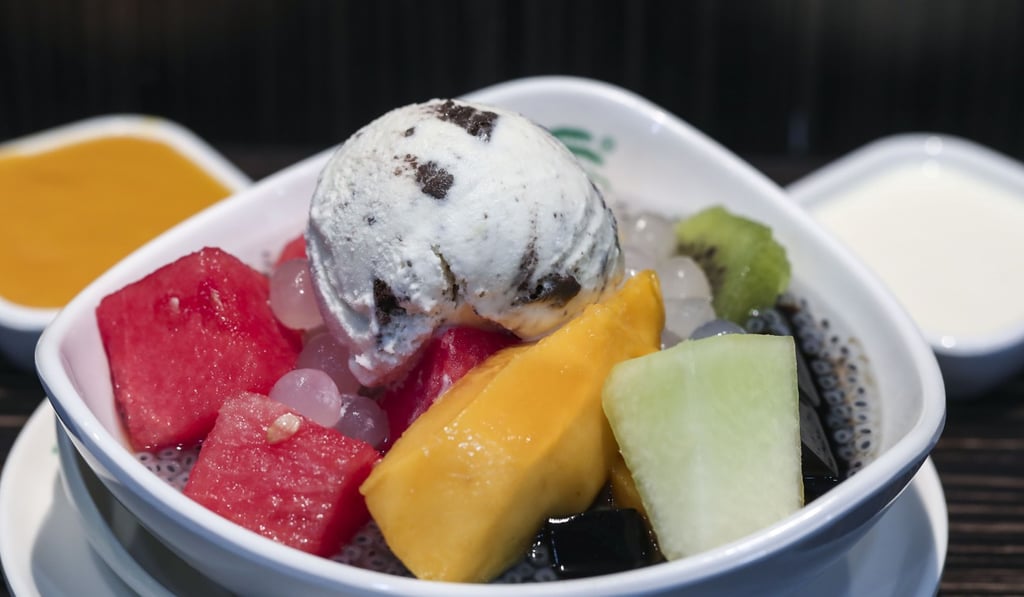 Assorted fruit and ice cream with sago and crisp stick at Chung Kee Dessert Shop in Sham Shui Po. Photo: Jonathan Wong