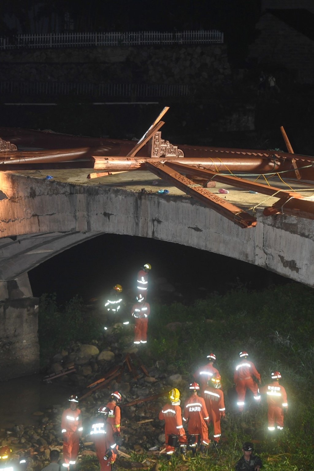 Local officials said the structure was brought down by gale-force winds travelling at 24 metres per second. Photo: Xinhua