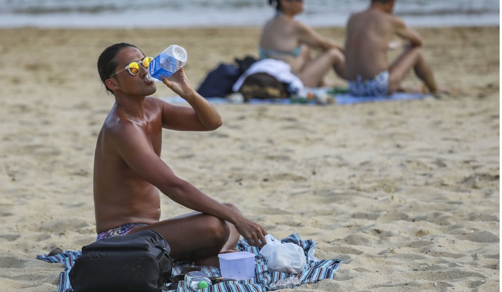 It was 33 degrees or above in most parts by about noon. Photo: Edward Wong