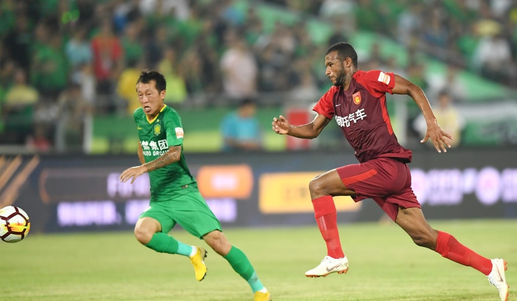 Hebei China Fortune’s Ayoub El Kaabi attempts a run. Hebei China Fortune’s Ayoub El Kaabi attempts a run.